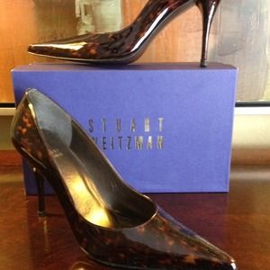 Gorgeous never worn forever in style