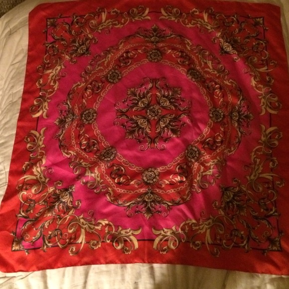 Beautiful Forever 21 Scarf - Picture 3 of 3