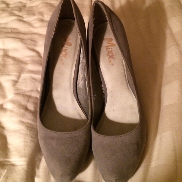 4" GREY HEALS Purple Underside - Picture 2 of 4