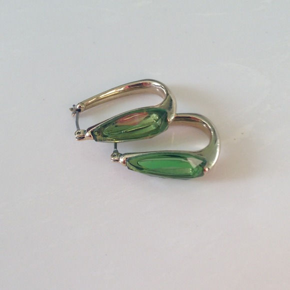 earrings - Picture 2 of 3