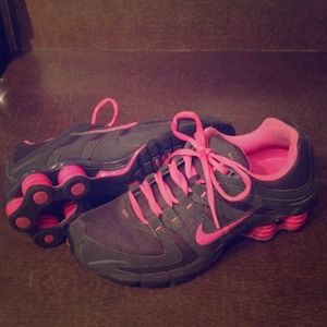Pink and gray Nike Shox Size 8