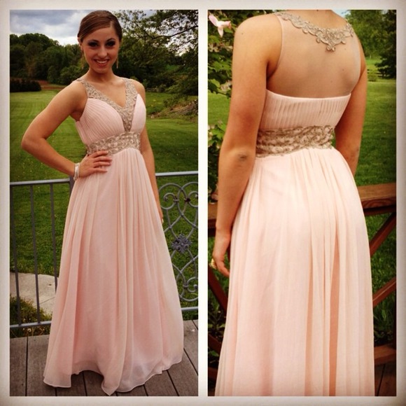 Dresses & Skirts - Light pink prom dress