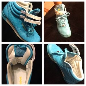 REEBOK SNEAKERS!!