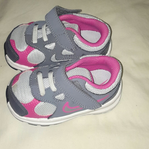 toddler girl Nike running shoes