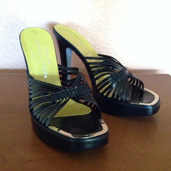 ⤵️{Donald J Pliner} Couture Heels - Picture 3 of 4