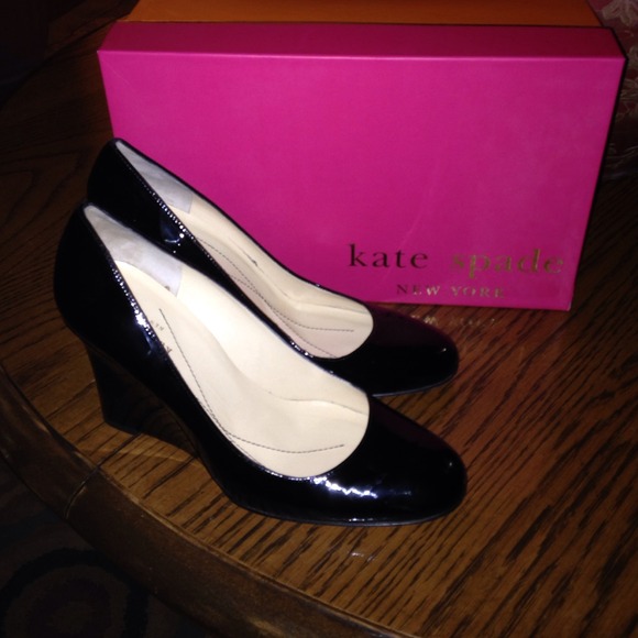 Cute Black patent wedged Heels
