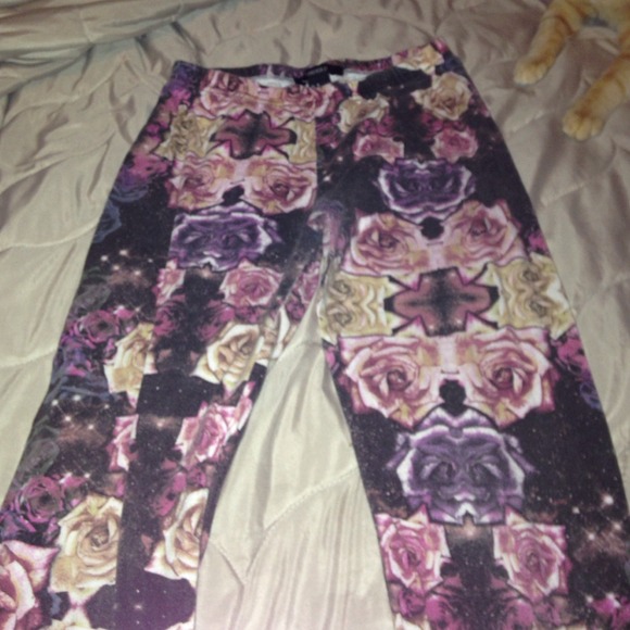 Roses in space leggings