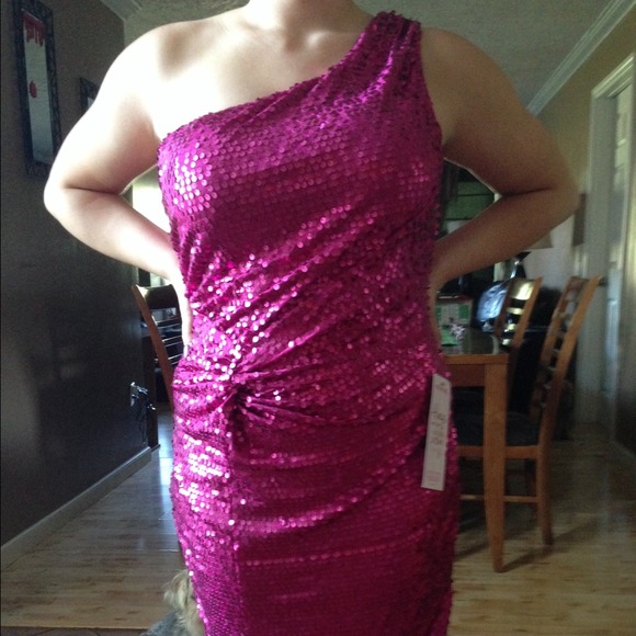 Pink sequin dress - Picture 4 of 4
