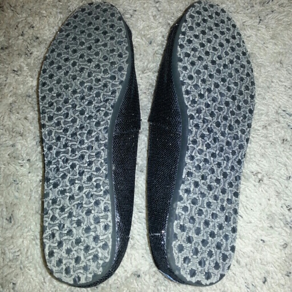 Toms - Picture 3 of 3