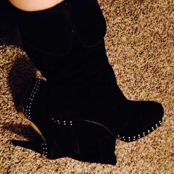 Sexy studded boots - Picture 2 of 4