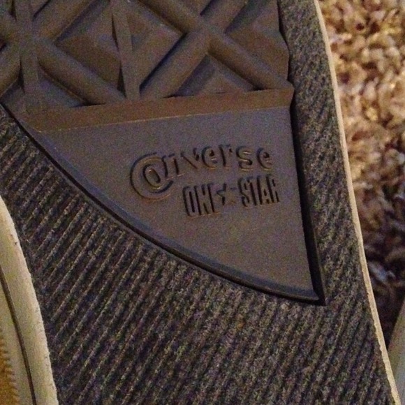 Bright yellow one star converse - Picture 2 of 3