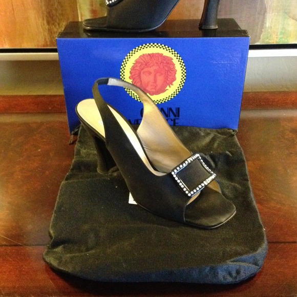 Classic black open toe pump
