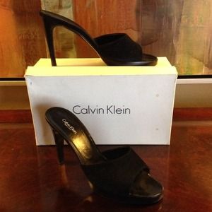 Sexy simple black suede mules