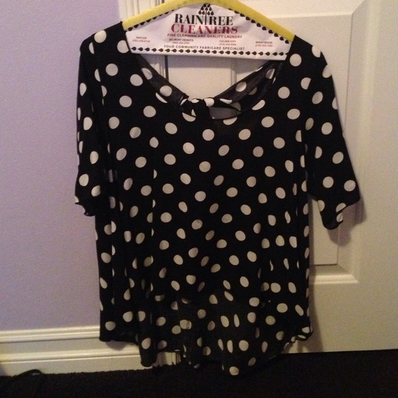 High low black and white polka dot top w open back - Picture 1 of 3