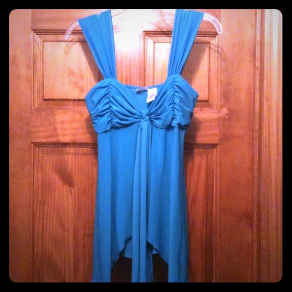 Tie stretch tank