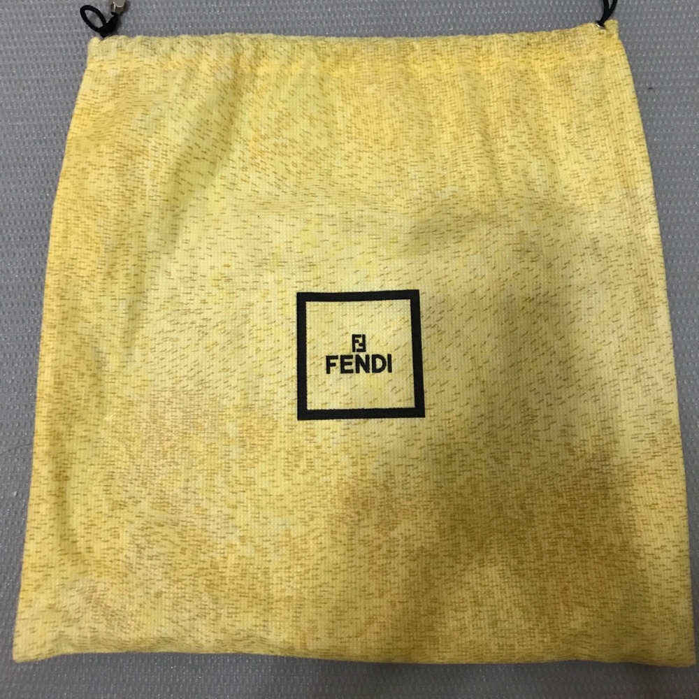 Vintage classic Fendi baguette - Picture 9 of 11