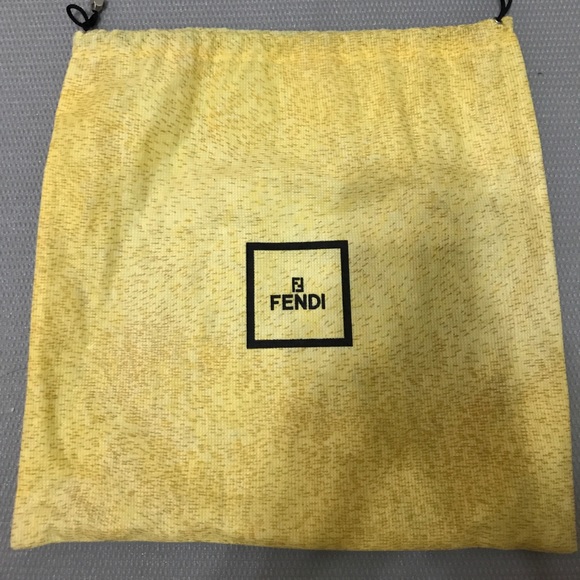 Vintage classic Fendi baguette - Picture 9 of 11