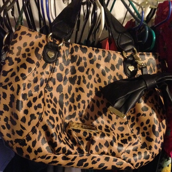 Adorable betsey Johnson handbag