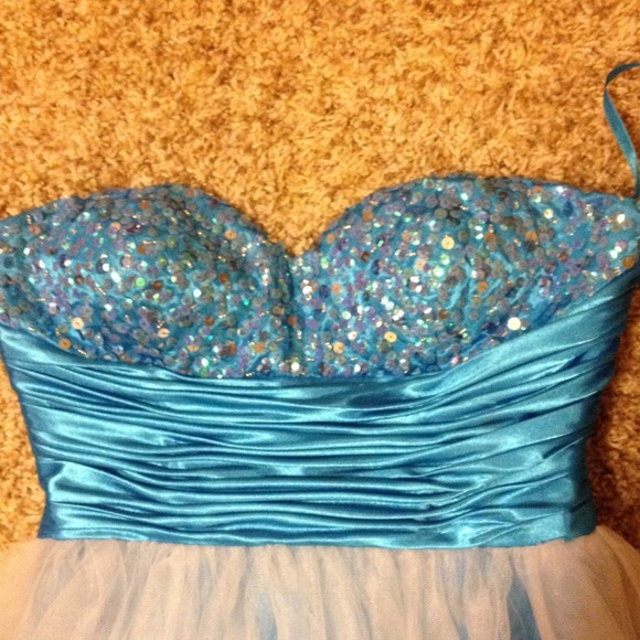 Jump apparel - Picture 3 of 3