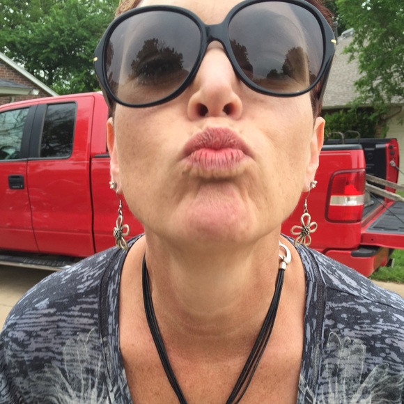 MEET YOUR SELLER - Picture 1 of 4