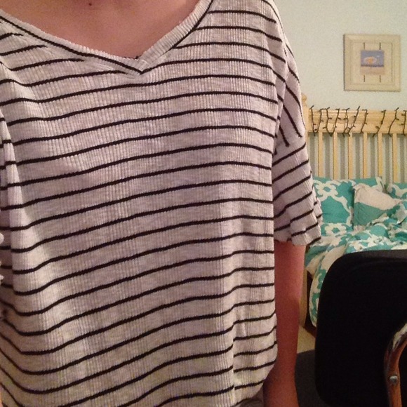 ❌SOLD❌ Free people t-shirt with shoulder slits - Picture 3 of 3