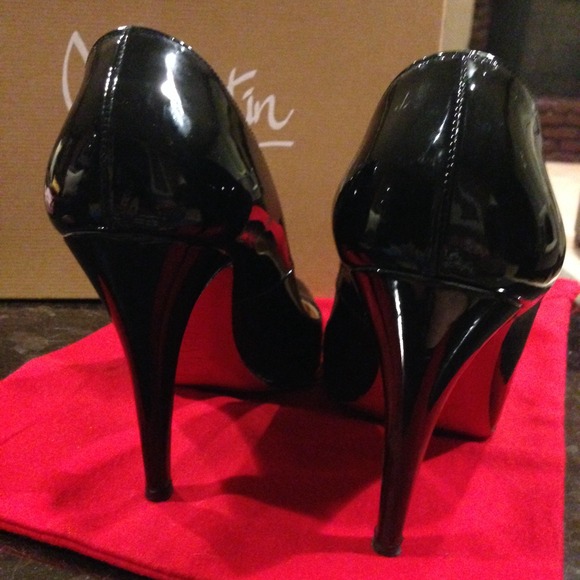 ❤️sold❤️Christian Louboutin Decollete black patent - Picture 2 of 4