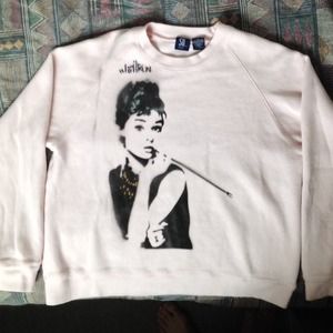 🍓custom artwork Audrey Hepburn sweater in pink🍓