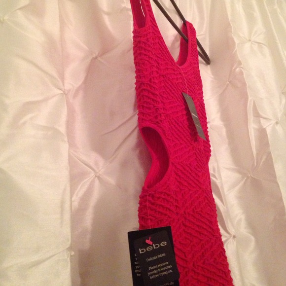 ❌SOLD ❌Adorable red fitted bebe dress - Picture 2 of 2