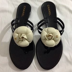 SOLD "Camellia" Thong sandal!!!