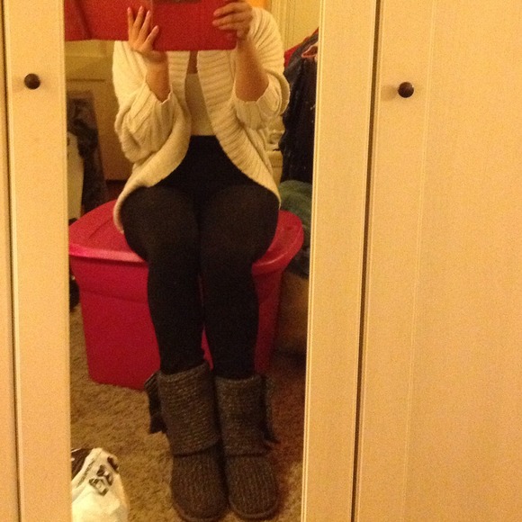 Modeling my uggs - Picture 4 of 4