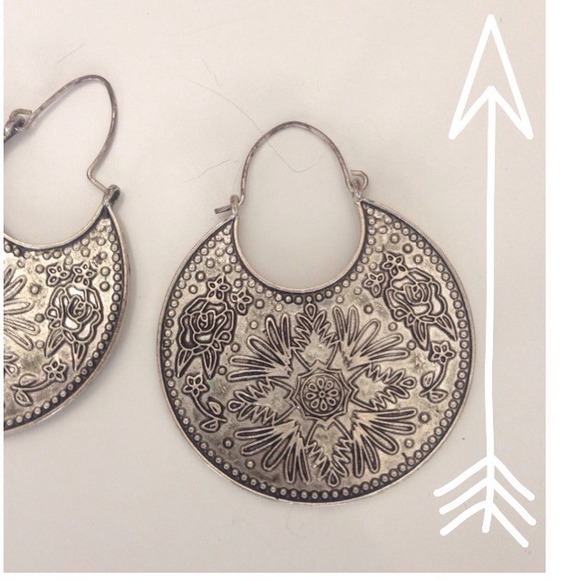 Carved out silver earrings!