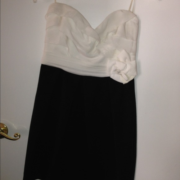 Cute black and white short dress
