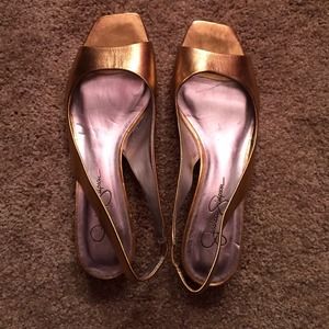 Jessica Simpson gold flats Size 7