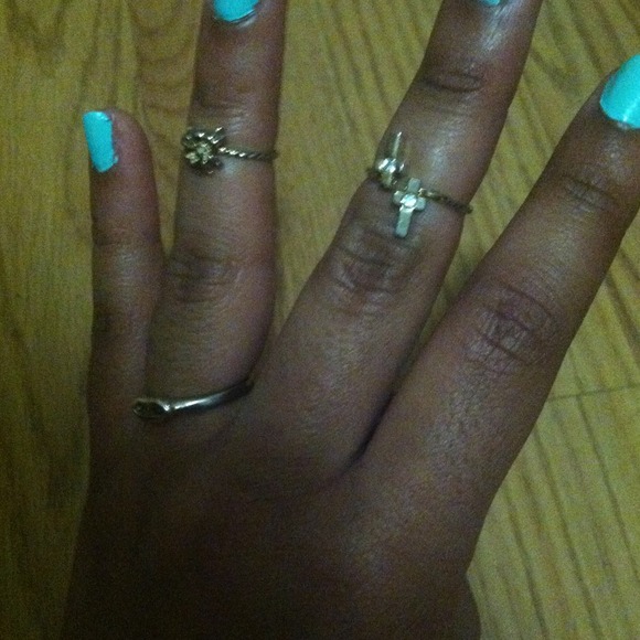 CUTE vintage mid rings in style now . - Picture 2 of 2