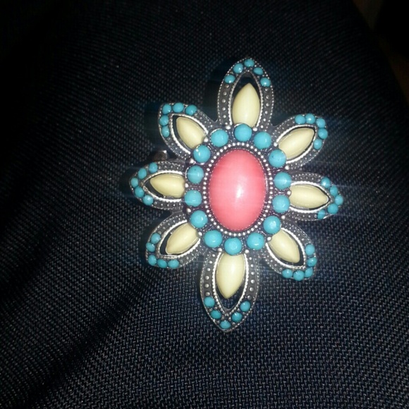 Cute ring - Picture 2 of 3