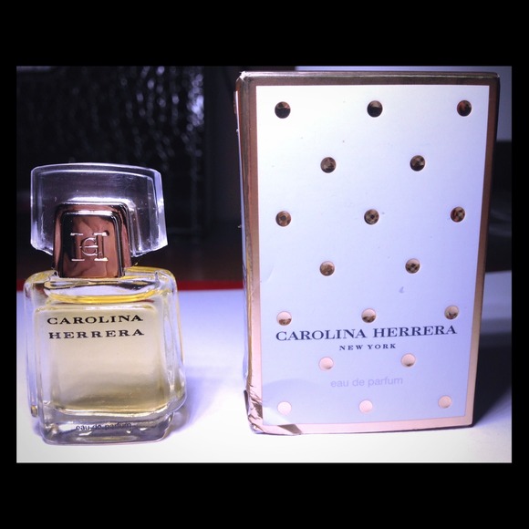 Carolina Herrera mini perfume.