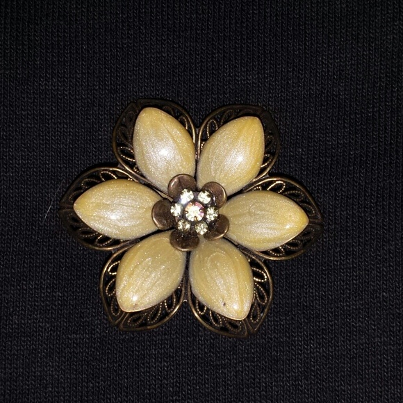 Liz Palacios Flower pin.
