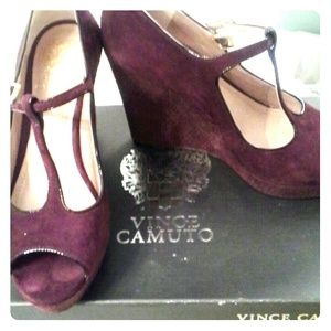 Vince Camuto ruby suede t-strap peep toe wedges