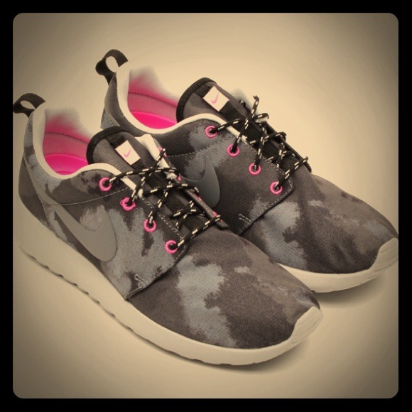 Black and grey camo Nikes 💕
