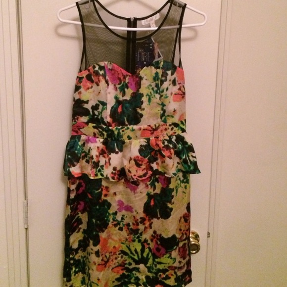 Adorable floral print dress!! - Picture 1 of 2