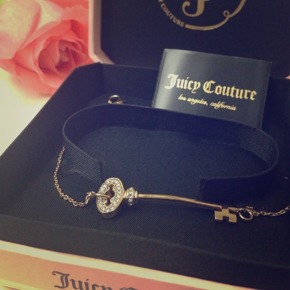 (SOLD)Juicy Couture Key Bracelet