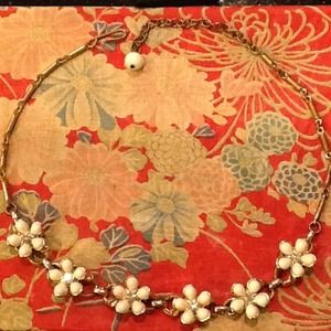 Vintage gold and white daisy choker