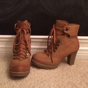 Timberland look alike heeled boots