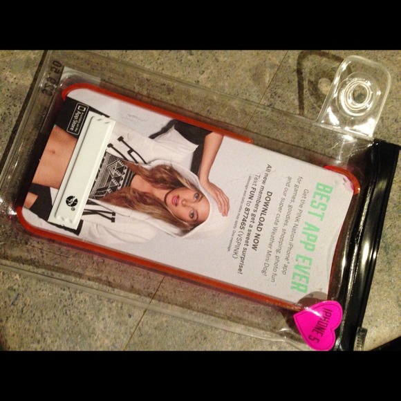 Victoria's Secret iPhone 5 case - Picture 2 of 3