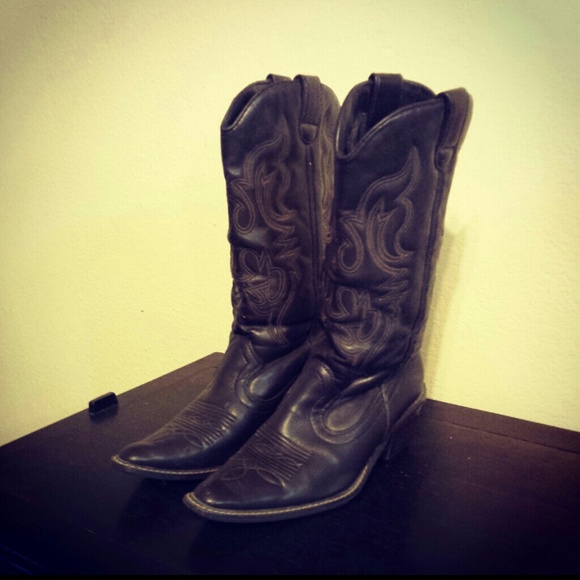 *HOLD* Dark brown cowboy boots