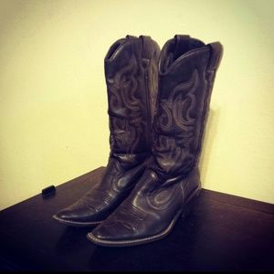 *HOLD* Dark brown cowboy boots