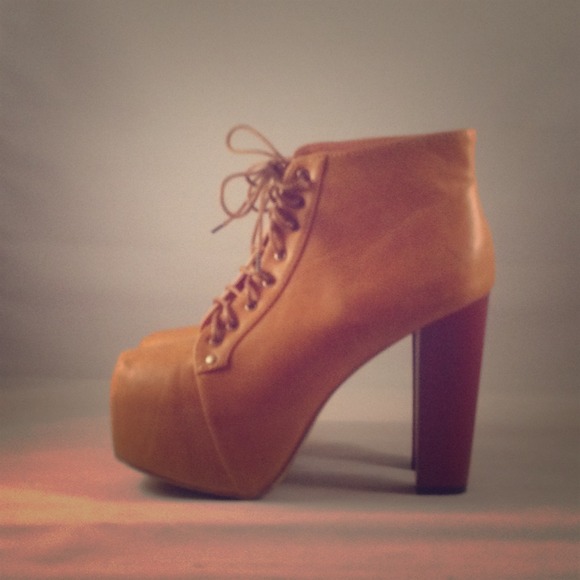 🎉HP 6/26🎉Jojo Cat High Heel Platform Boot