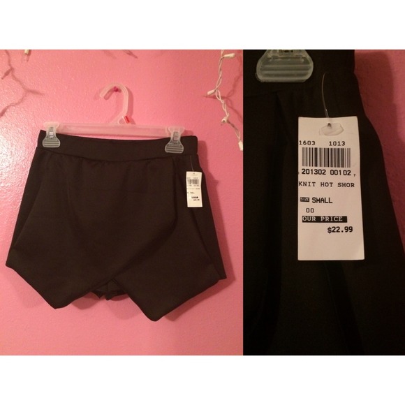 Black envelope skort