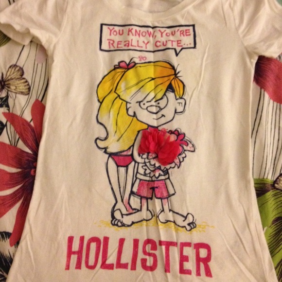 Hollister Tee Shirt - Picture 1 of 3