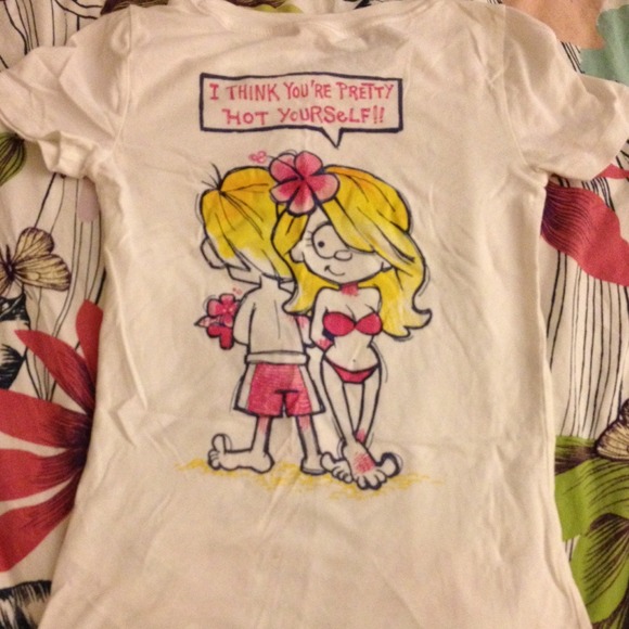 Hollister Tee Shirt - Picture 2 of 3